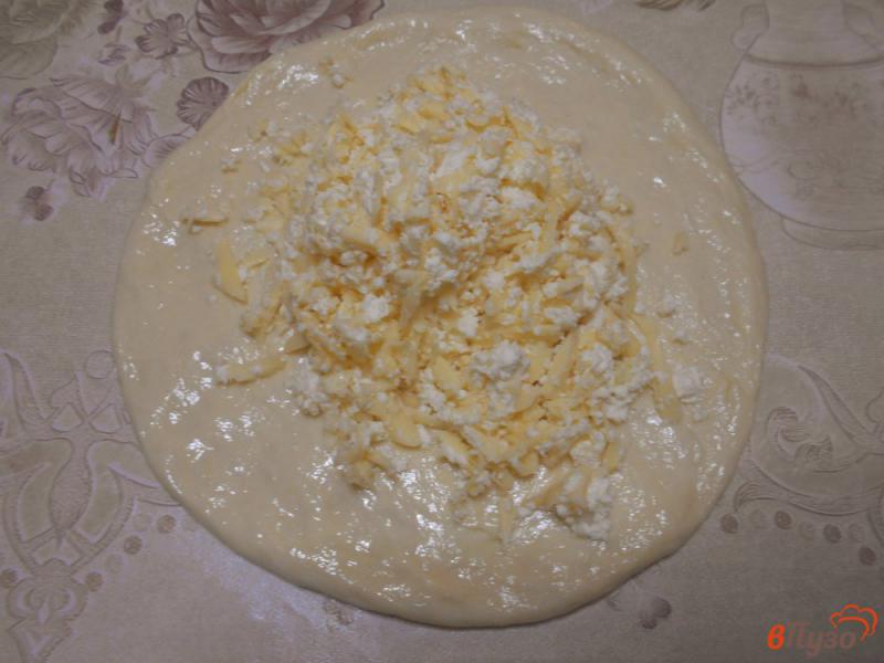 Фото приготовление рецепта: Сырные лепешки в духовке шаг №9