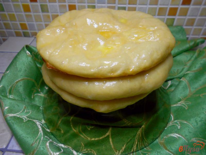 Фото приготовление рецепта: Сырные лепешки в духовке шаг №14