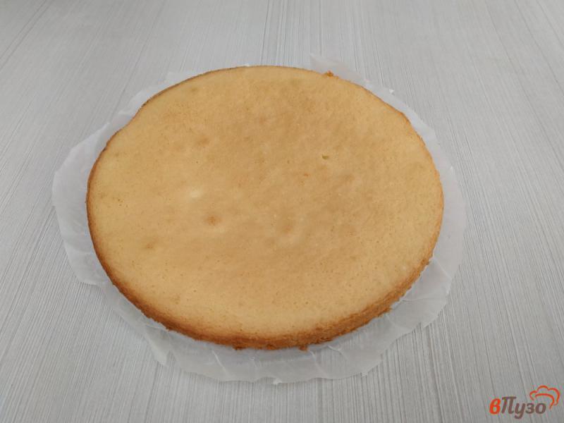 Фото приготовление рецепта: Торт - суфле на бисквите шаг №5