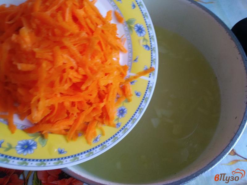 Фото приготовление рецепта: Суп из жёлтой чечевицы с капчеными крылышками шаг №4