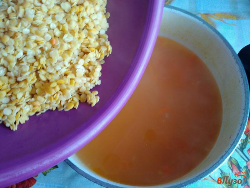 Фото приготовление рецепта: Суп из жёлтой чечевицы с капчеными крылышками шаг №5