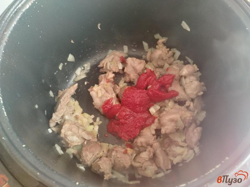 Фото приготовление рецепта: Пшенная каша с утиным мясом в мультиварке шаг №4
