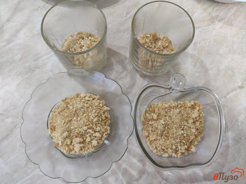 Фото приготовление рецепта: Десерт из песочного печенья и заварного крема шаг №9
