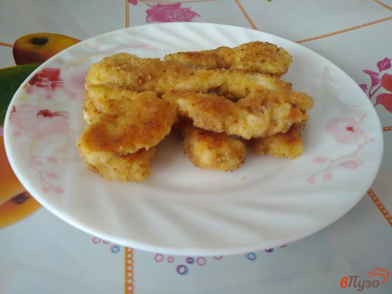 Фото приготовление рецепта: Куриное филе в хрустящей панировке шаг №8