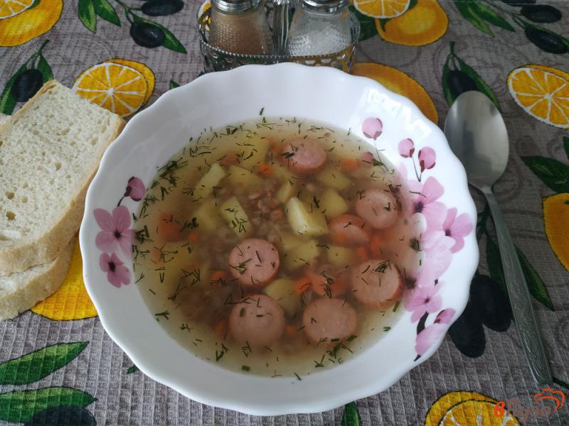 Фото приготовление рецепта: Гречневый суп с сосисками в микроволновке шаг №8