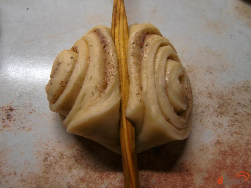 Фото приготовление рецепта: Корвапуусти - булочки с корицей шаг №8