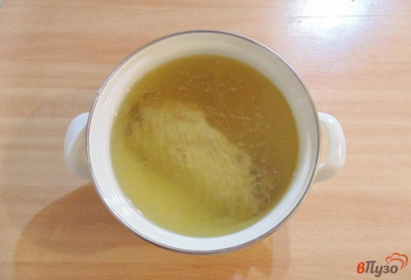 Фото приготовление рецепта: Диетический суп из индейки шаг №1