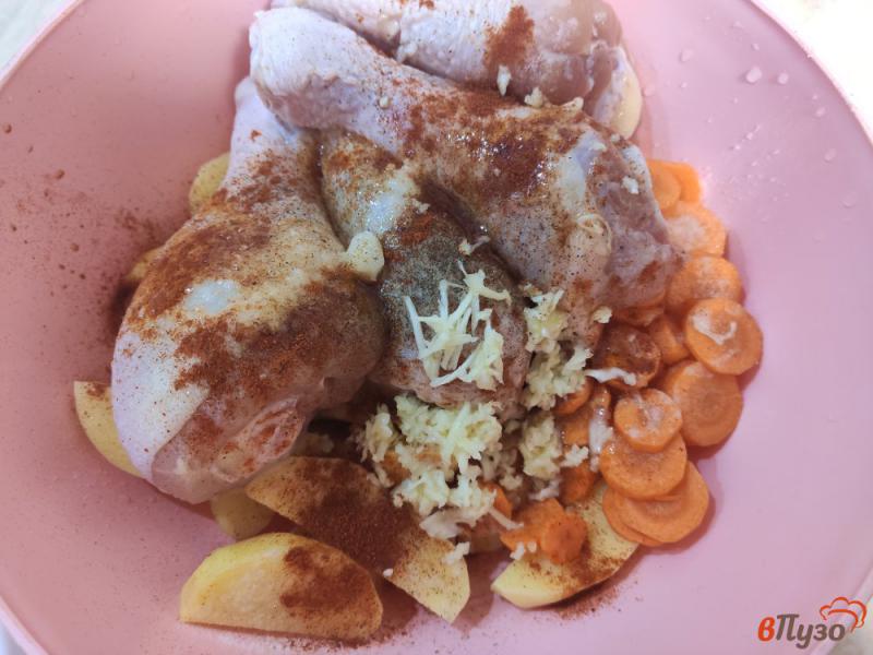 Фото приготовление рецепта: Картофель с куриными голенями в рукаве шаг №2