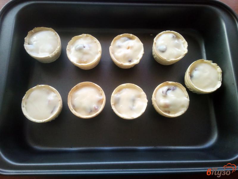 Фото приготовление рецепта: Маффины в вафельных тарталетках шаг №5
