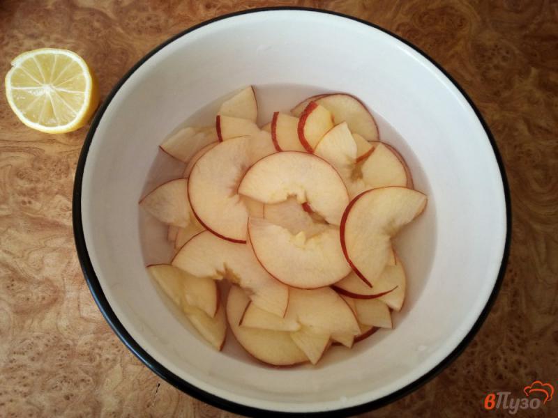 Фото приготовление рецепта: Яблочные розы в слоёном тесте шаг №2