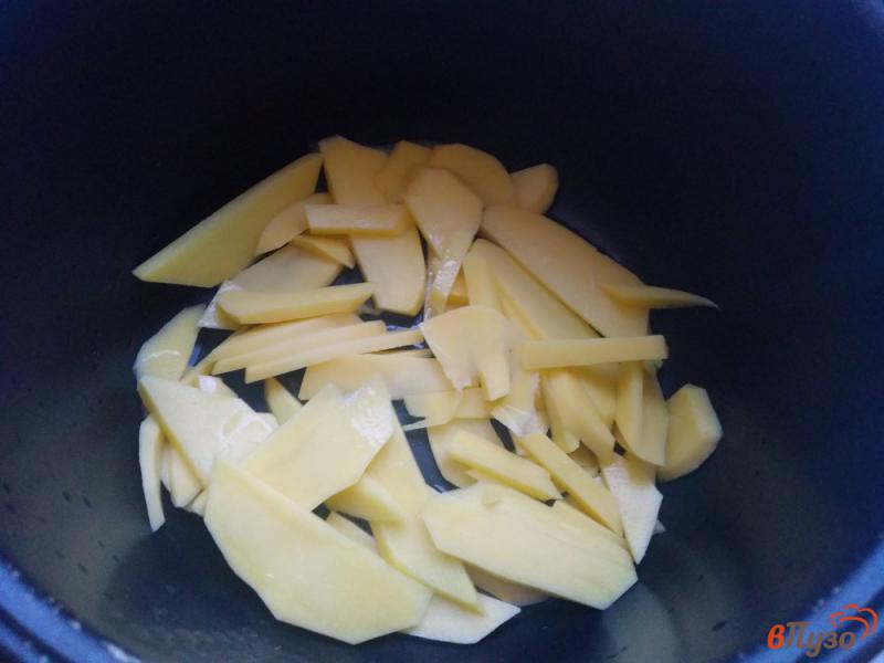 Фото приготовление рецепта: Картошка жареная с куриным филе в мультиварке шаг №1