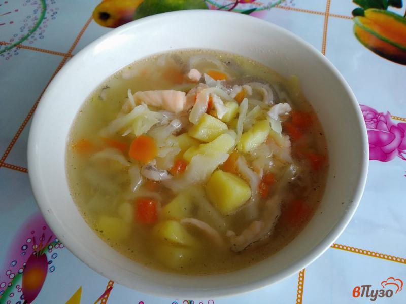 Фото приготовление рецепта: Суп из красной рыбы шаг №7
