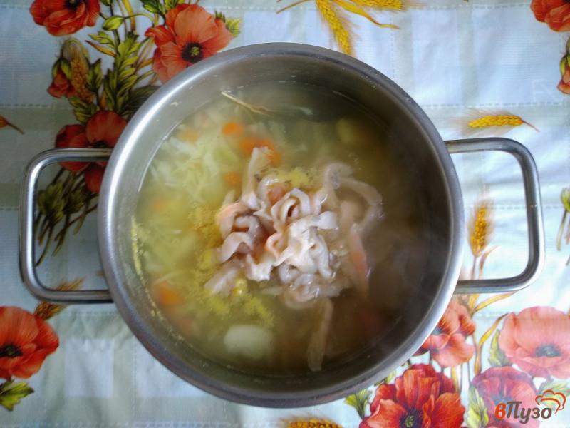 Фото приготовление рецепта: Суп из красной рыбы шаг №5