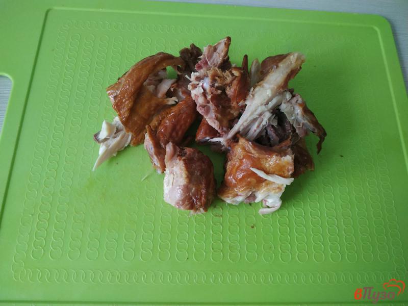 Фото приготовление рецепта: Тушёный картофель с копченым куриным мясом шаг №4