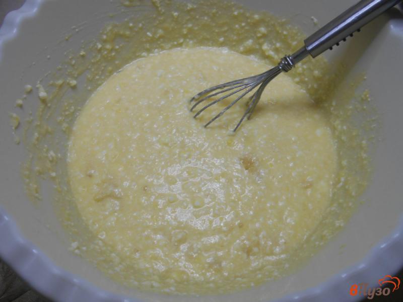 Фото приготовление рецепта: Творожные кексы с бананом шаг №4