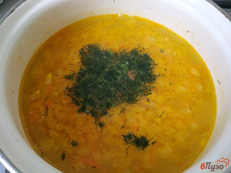 Фото приготовление рецепта: Суп с манной крупой и сухариками шаг №6