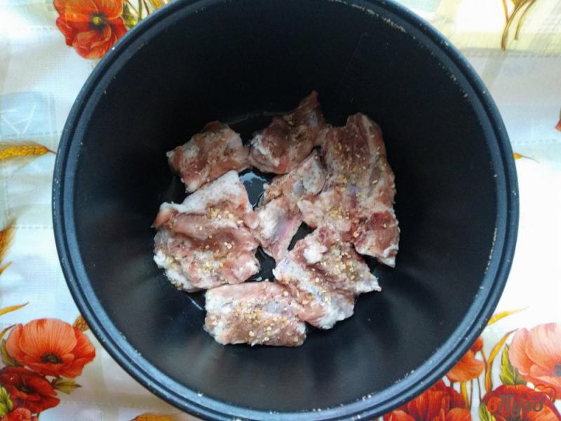 Фото приготовление рецепта: Свиные ребрышки по-деревенски шаг №2