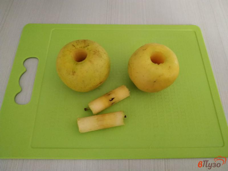 Фото приготовление рецепта: Яблоки в ванильном кляре шаг №1