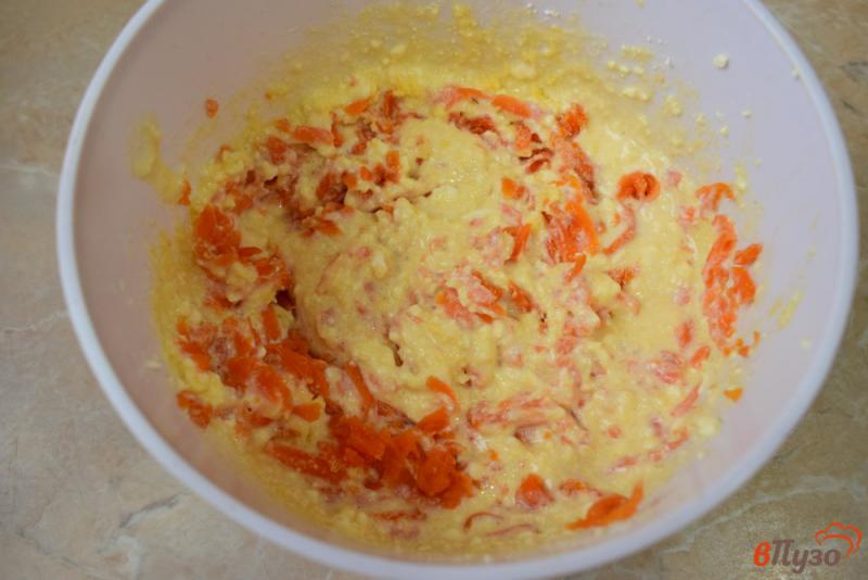 Фото приготовление рецепта: Творожная запеканка с морковью шаг №4