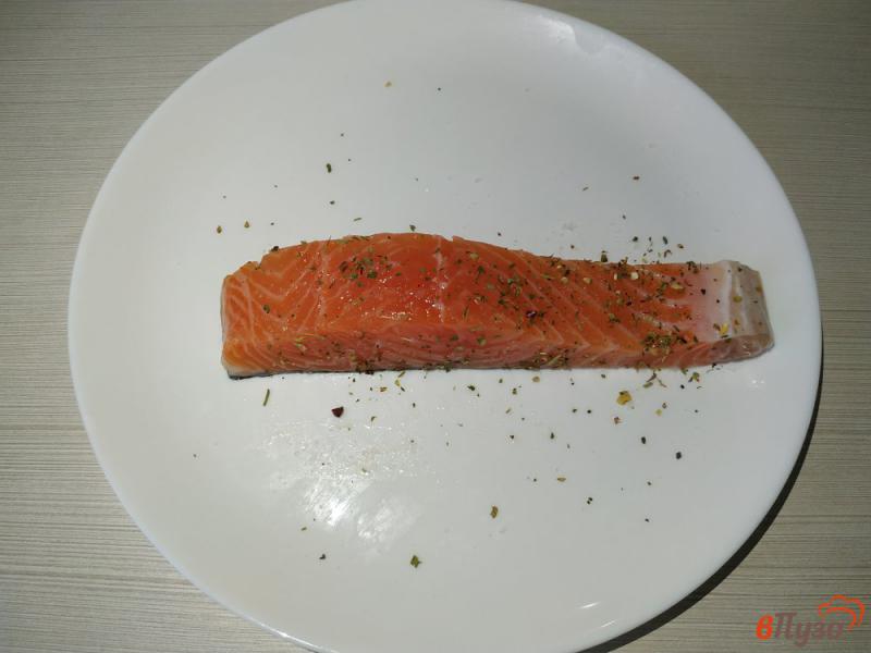 Фото приготовление рецепта: Рыба запечённая под сыром в микроволновке шаг №2