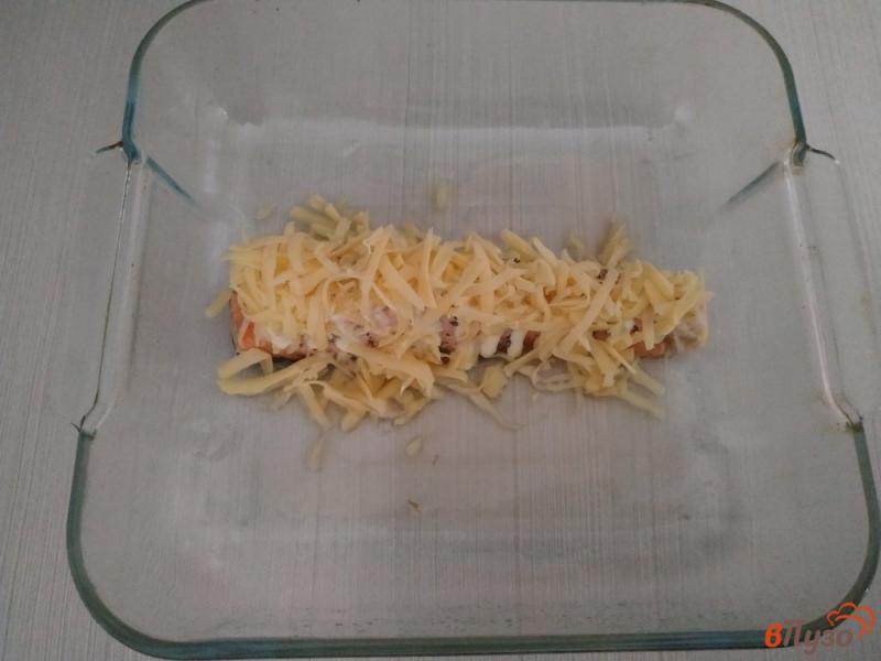 Фото приготовление рецепта: Рыба запечённая под сыром в микроволновке шаг №7