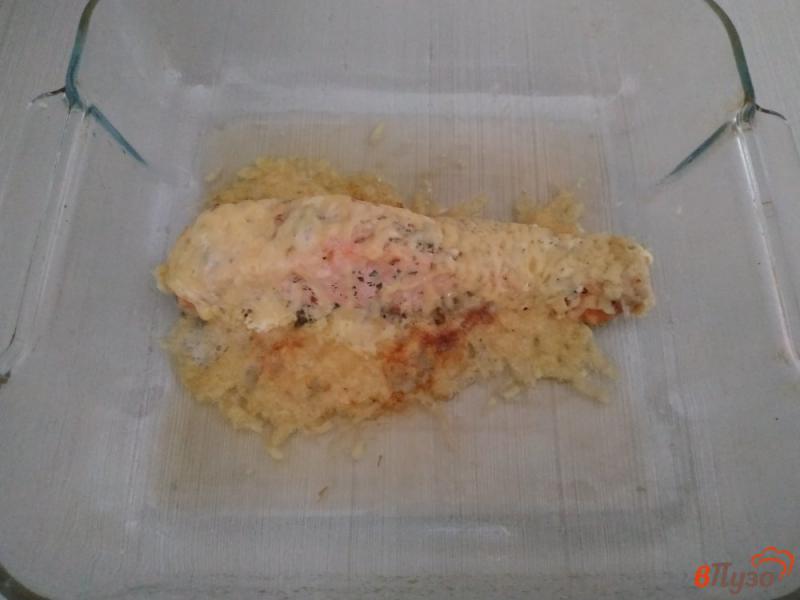 Фото приготовление рецепта: Рыба запечённая под сыром в микроволновке шаг №8