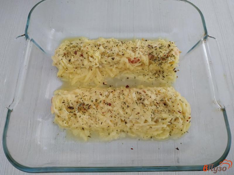 Фото приготовление рецепта: Сёмга запечённая в картофельной корочке шаг №10