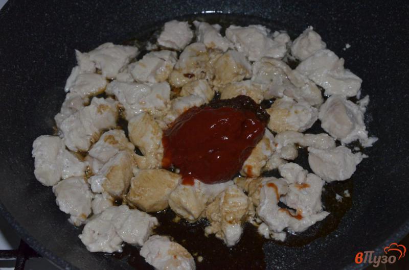 Фото приготовление рецепта: Куриная грудка со спагетти шаг №2