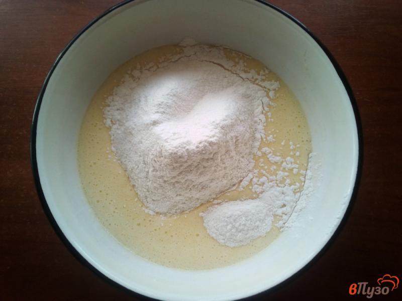 Фото приготовление рецепта: Песочное печенье на утином жиру шаг №4