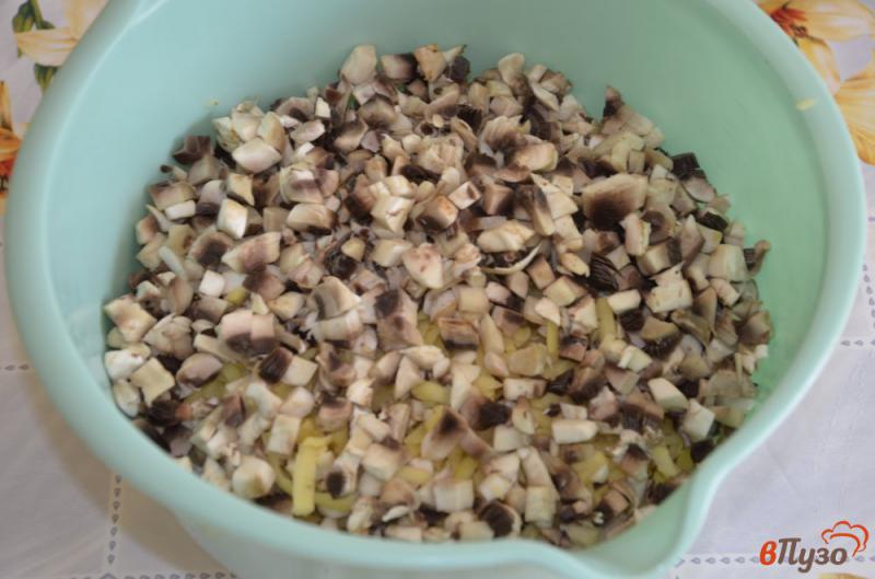 Фото приготовление рецепта: Котлеты рубленные с картофелем и шампиньонами шаг №3