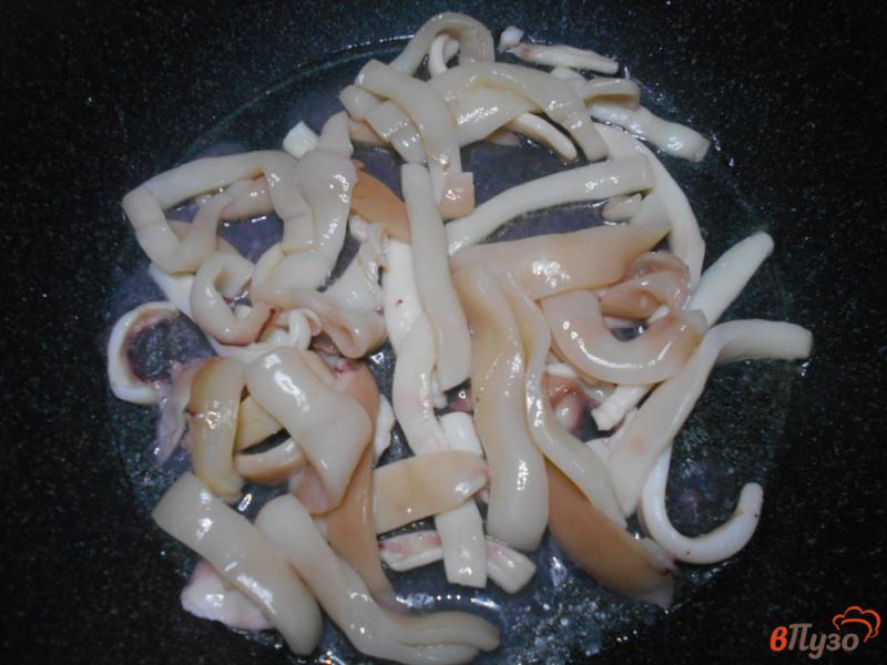 Фото приготовление рецепта: Кальмары с картофелем шаг №1