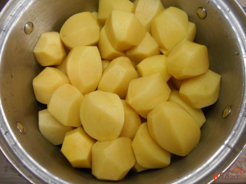 Фото приготовление рецепта: Пирожки жареные с картошкой и грибами шаг №4