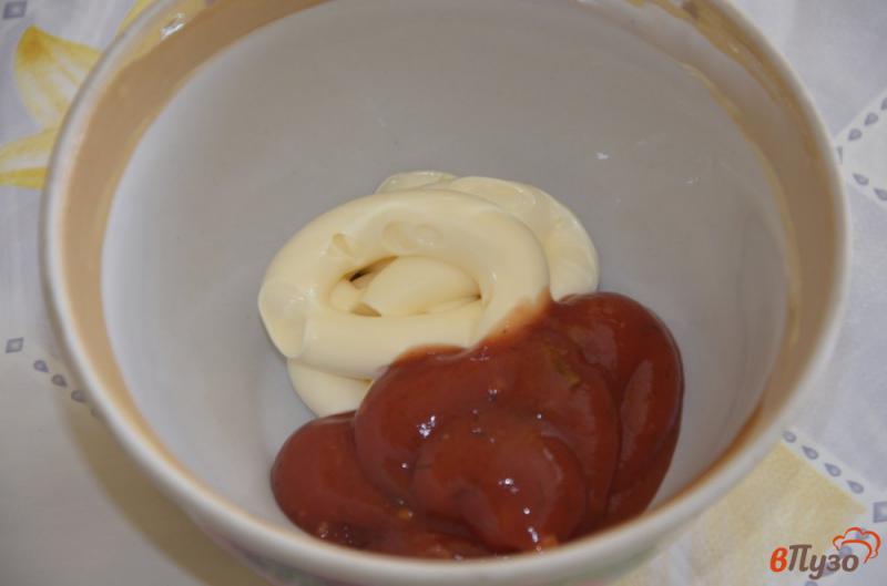Фото приготовление рецепта: Сосиски в тесте с соусом шаг №8