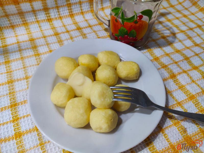 Фото приготовление рецепта: Ленивые вареники с рисовой мукой и кокосовой стружкой шаг №6