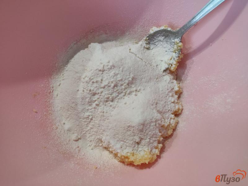 Фото приготовление рецепта: Песочное печенье на утином жире и варёных желтках шаг №3