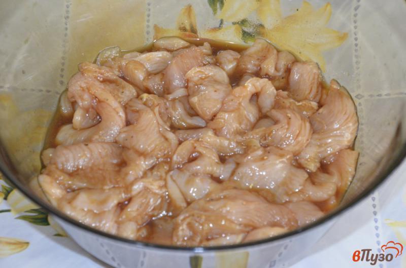 Фото приготовление рецепта: Джерки из куриной грудки на виноградном уксусе шаг №4