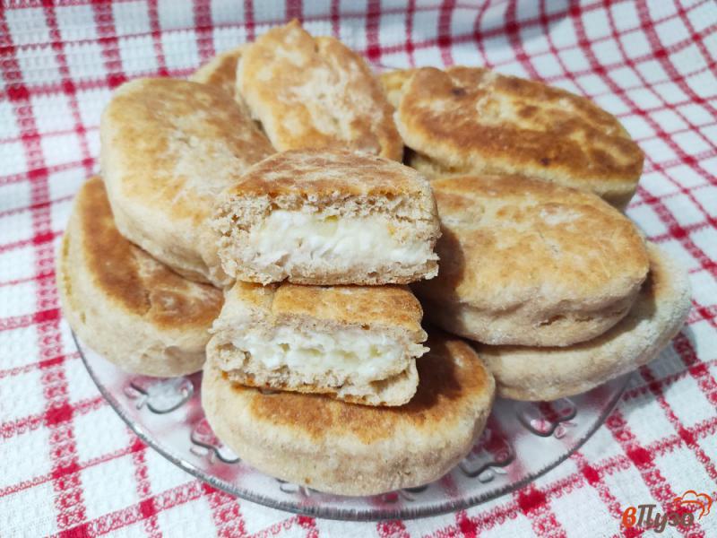 Фото приготовление рецепта: Пирожки с картофелем и плавленным сырком шаг №8