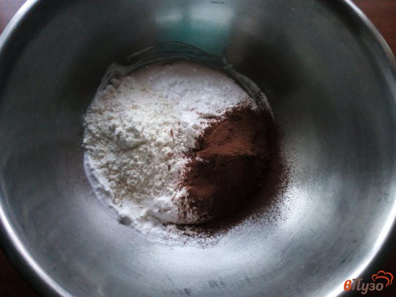 Фото приготовление рецепта: Кокосовое печенье с какао шаг №3