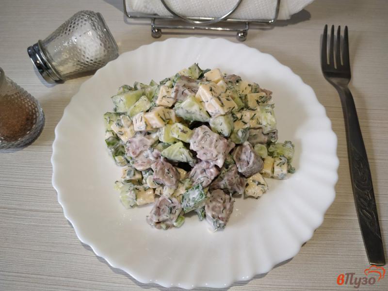 Фото приготовление рецепта: Салат с языком и сыром шаг №10