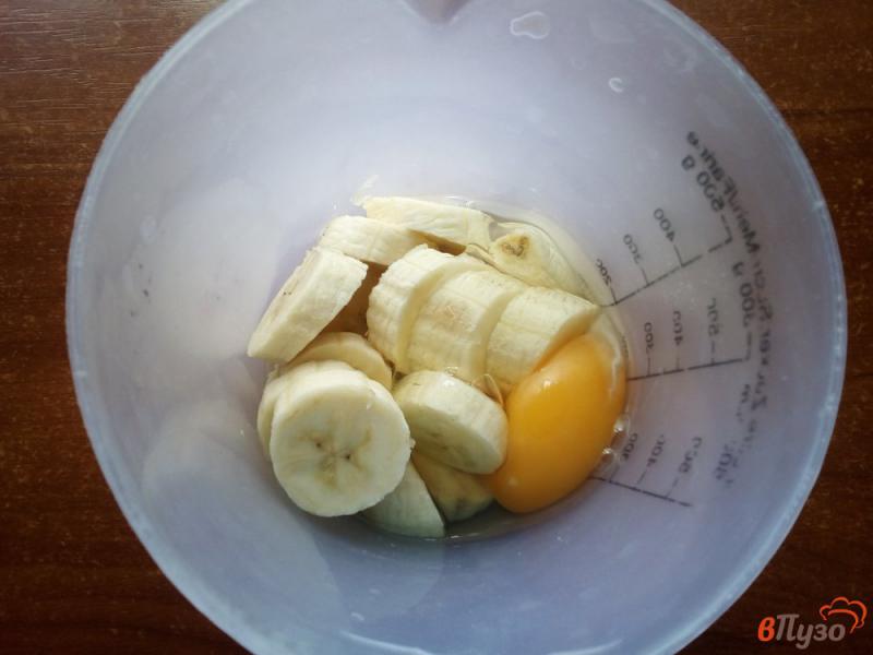 Фото приготовление рецепта: Бананово-шоколадный кекс шаг №1