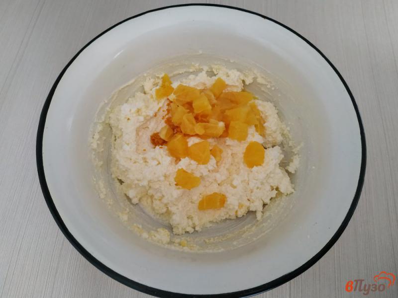 Фото приготовление рецепта: Апельсиновые сырники шаг №3