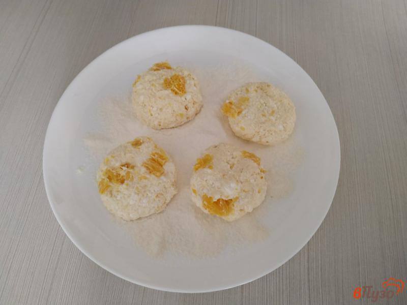 Фото приготовление рецепта: Апельсиновые сырники шаг №5