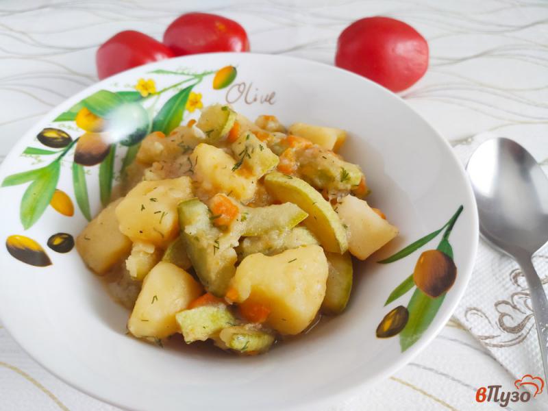 Фото приготовление рецепта: Овощное рагу с картофелем и кабачком шаг №6