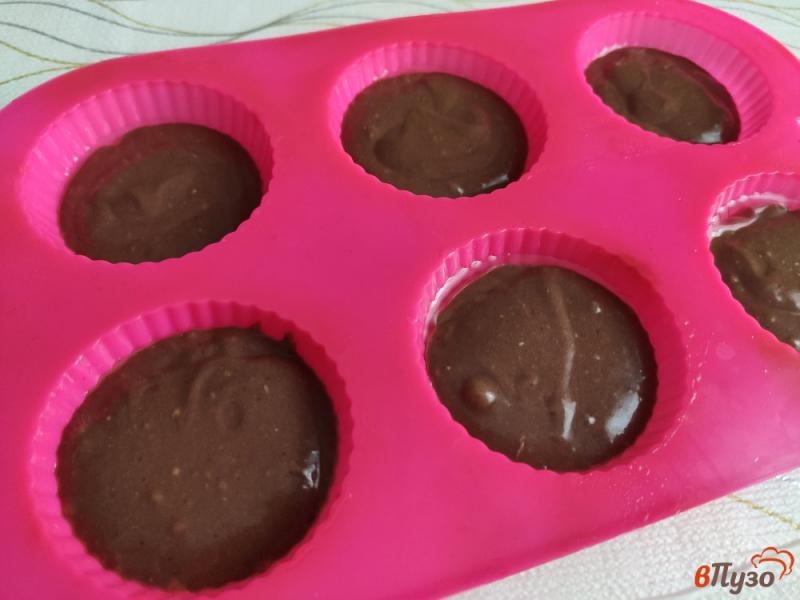 Фото приготовление рецепта: Шоколадные кексы на кефире шаг №6