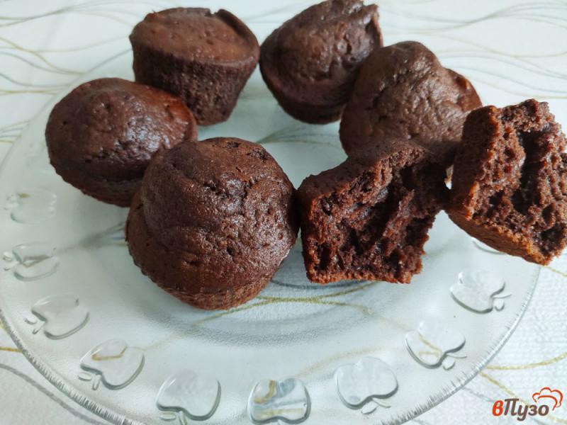 Фото приготовление рецепта: Шоколадные кексы на кефире шаг №8