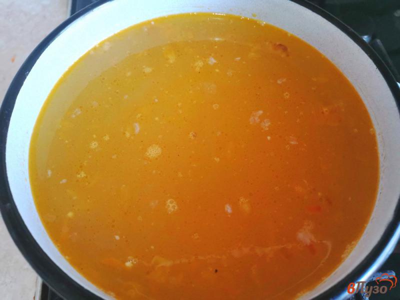 Фото приготовление рецепта: Суп с плавленным сыром шаг №7