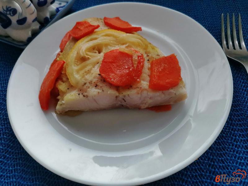 Фото приготовление рецепта: Филе пангасиуса запечённое с овощами и лимоном шаг №9