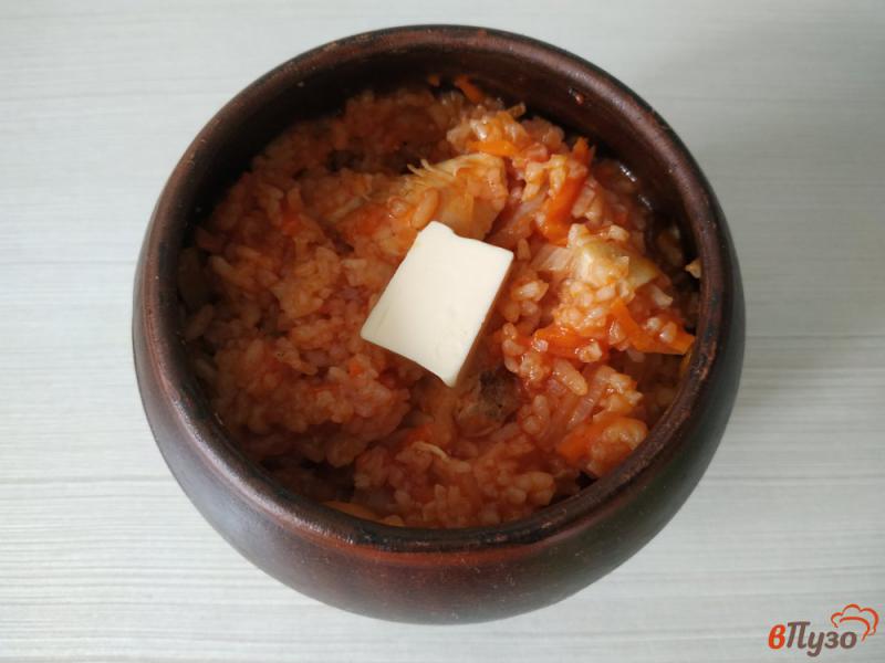 Фото приготовление рецепта: Рис с мясом и томатным соком в горшочке шаг №10