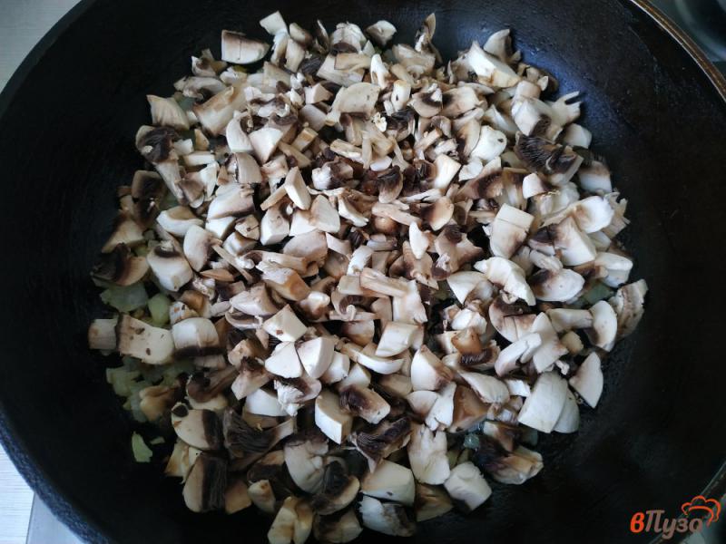 Фото приготовление рецепта: Вареники с картошкой и грибами шаг №8