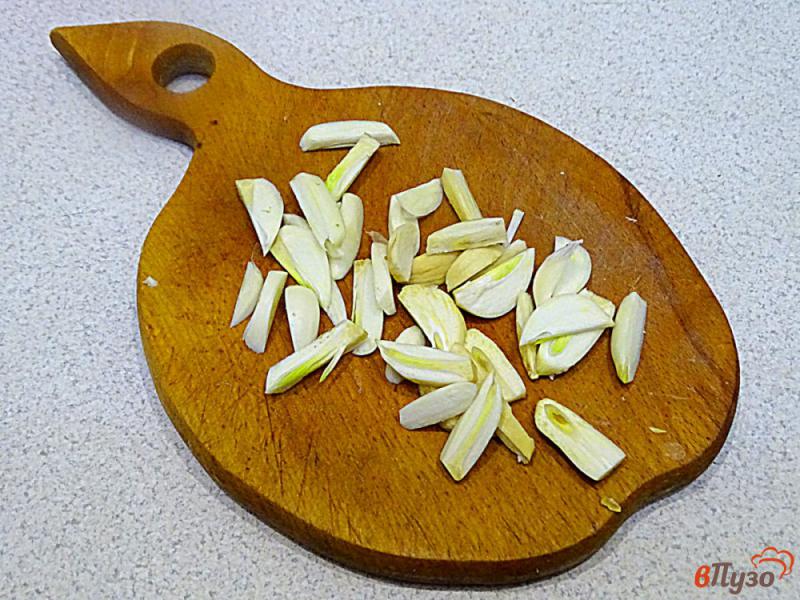 Фото приготовление рецепта: Картофель с куриными крыльями в духовке шаг №3